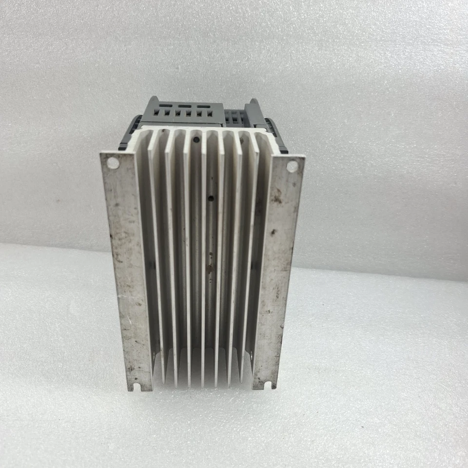 Siemens SINAMICS V20 6SL3210-5BE13-7UV0 0.5HP 0.37kW